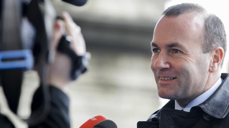 Szef chadeków w PE: pozbawić partie eurosceptyczne unijnych pieniędzy