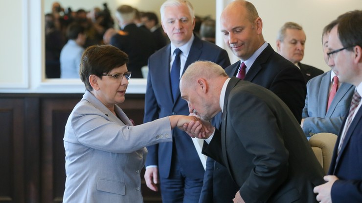 CBOS: większość ankietowanych chce zmian w składzie rządu