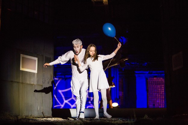 Teatr akrobatyczny z pierwszym występem w dawnej parowozowni