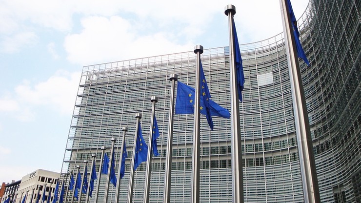 KE ponagla Polskę w sprawie wdrożenia przepisów UE o ubezpieczeniach