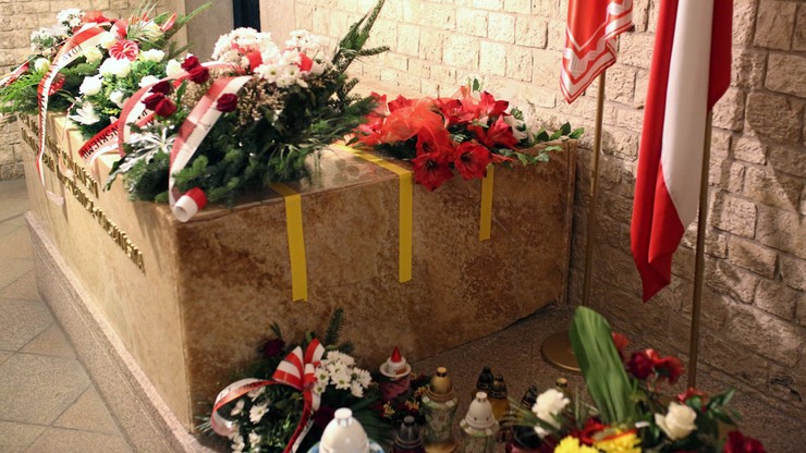 W piątek ponowny pochówek pary prezydenckiej
