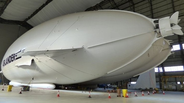 Airlander 10 - największy statek powietrzny świata. Pierwszy publiczny pokaz