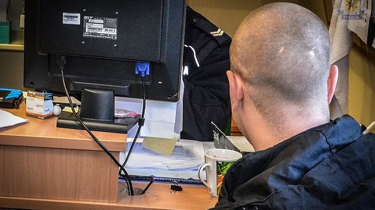 Zrobili ustawkę na autostradzie. Policja ma trzech sprawców. Kiboli było stu