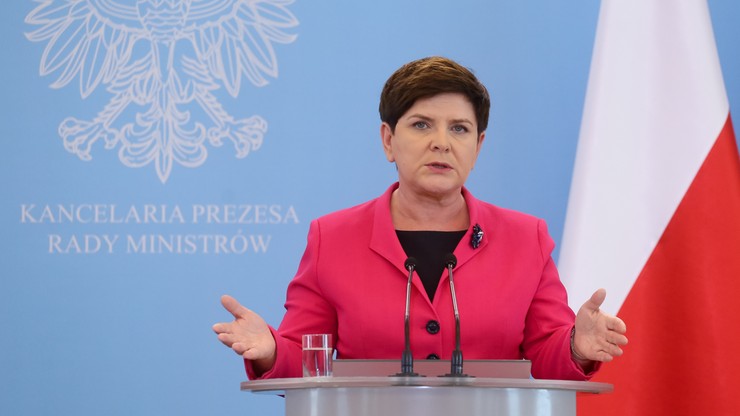 Premier: należy rozważyć pomysł podniesienia opłaty paliwowej