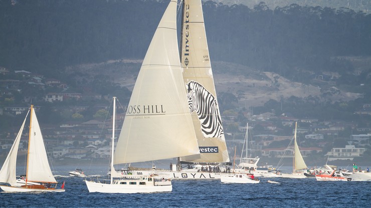Tysiąc żeglarzy, 90 jachtów. Starują regaty Sydney-Hobart