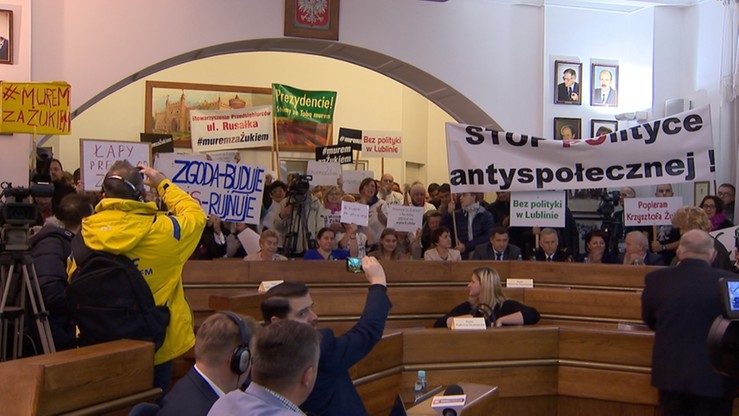 "Krętacze", "kłamcy", "pajace". Radni PiS chcą śledztwa ws. sesji rady w Lublinie