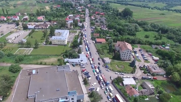 Protest celników: trwają rozmowy, a kolejki na granicach rosną