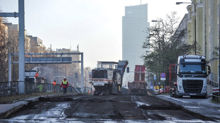 Ruszyła budowa nowych stacji linii metra. Utrudnienia na Woli i Bemowie