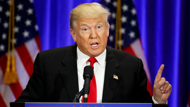 "Kłamczucha światowej klasy". Trump atakuje Clinton