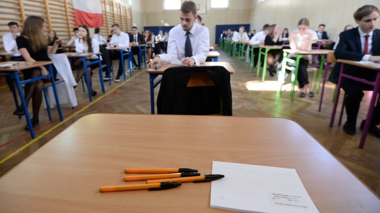 Chciał zdawać maturę z matematyki za brata. Teraz obaj staną przed sądem