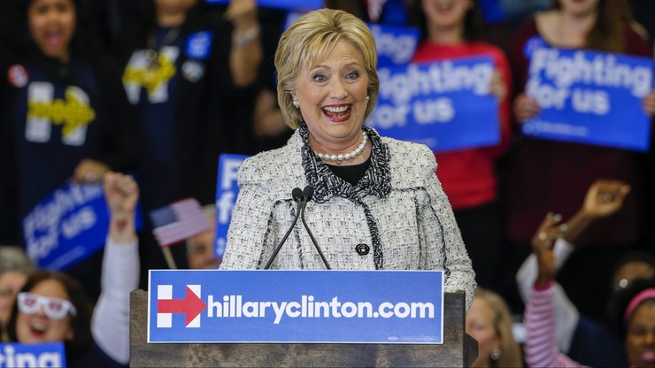 Hillary Clinton zdecydowanie wygrywa prawybory w Karolinie Płd. Bernie Sanders nie składa broni