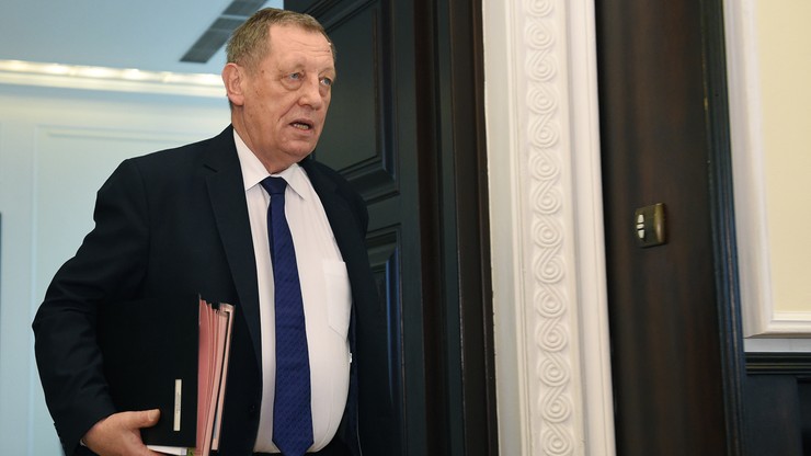 "Minister Szyszko sadził drzewa zanim to było modne". Rzecznik MŚ odpowiada na akcję #DrzewoDlaPolski