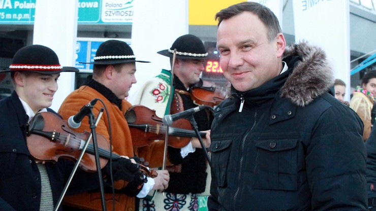 CBOS: Polacy najbardziej ufają prezydentowi. Notowania Petru ostro w dół
