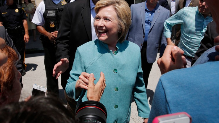 "Manipulacja". Trump o umorzeniu śledztwa ws skrzynki mailowej Clinton