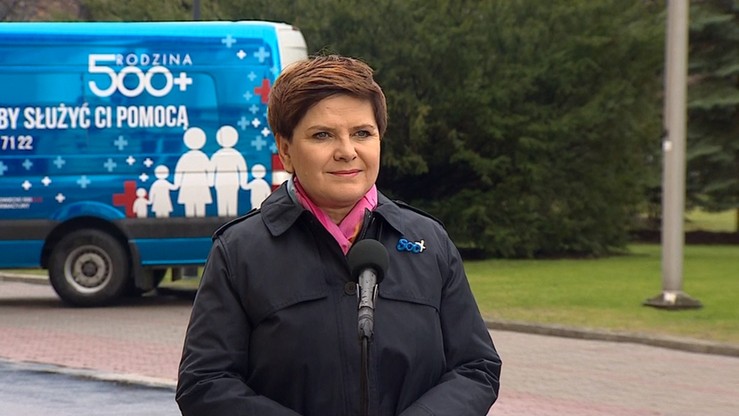 Premier: pierwsze wnioski zostały złożone już po północy