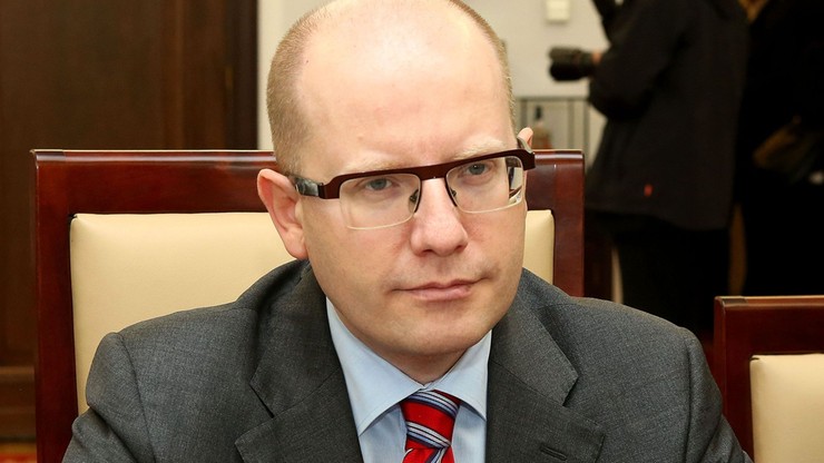 Czeski premier odrzuca łączenie spraw dotacji w Unii z migracją