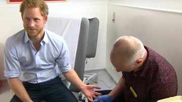 16-07-2016 20:19 Książę Harry zrobił sobie test na HIV. Badanie transmitował na Facebooku