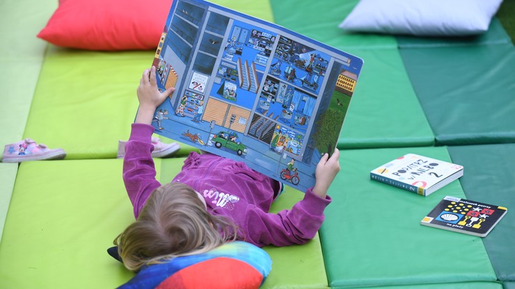 CBOS: Polacy chcą kariery medycznej dla córek, dla synów - informatyka lub technika