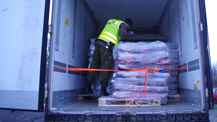 Kołobrzeg: 20 ton mięsa z reniferów w skradzionej naczepie