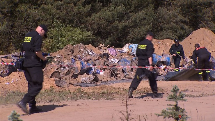 Wielkopolscy radni chcą rozwiązania sprawy nielegalnych składowisk odpadów. Stanowisko przekażą premier