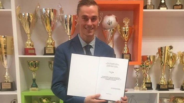 Żyła jak Lewandowski, obronił pracę licencjacką. "Według moich obliczeń, profesorem zostanę w wieku 84 lat"