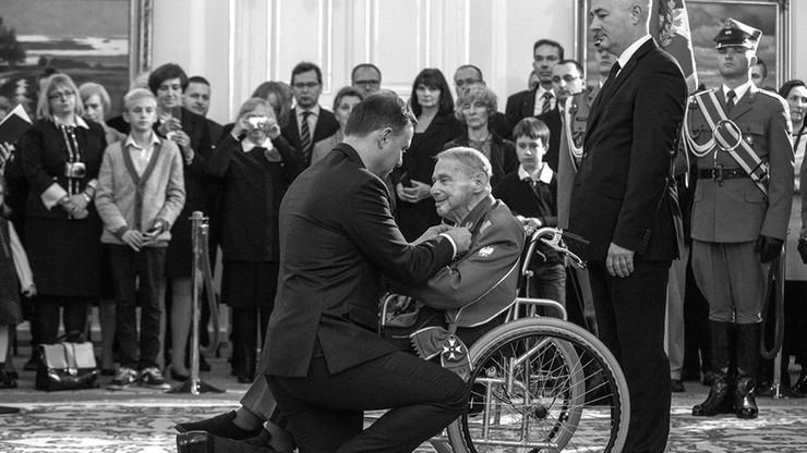 Prezydent awansował pośmiertnie "Gryfa"