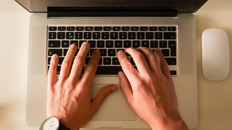 Marczuk: ćwierć miliona wniosków o 500+ złożono online. 95 proc. przez banki