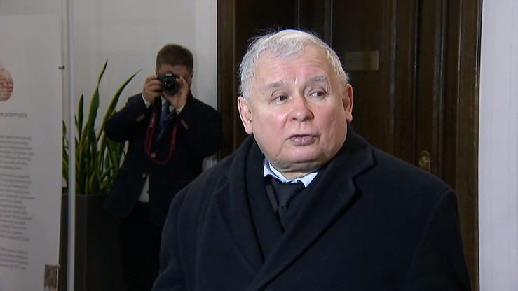 Plakaty z Kaczyńskim i napisem "będziesz siedział bandyto". Wszczęto postępowanie
