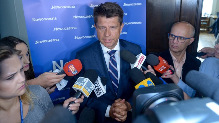 "Nikt tyle nie da, ile Morawiecki obieca". Petru o zapowiedziach Morawieckiego