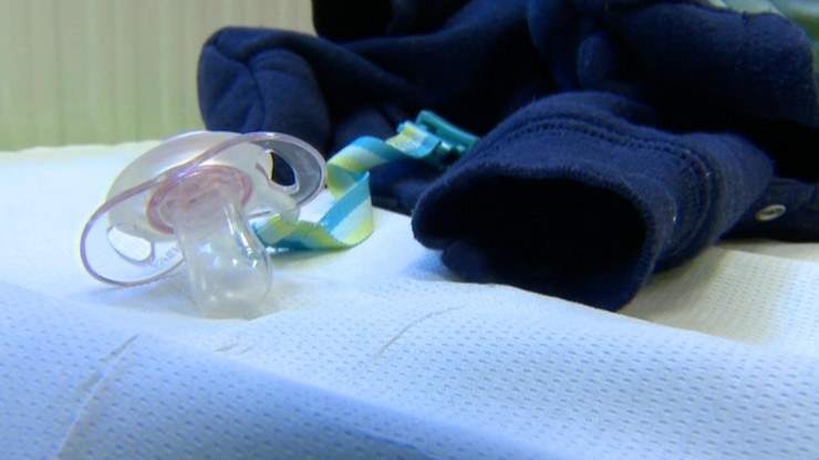 Rodzice odmówili szczepień i zabiegów okołoporodowych noworodka. Szpital powiadomił sąd, a ten nakazał szczepić