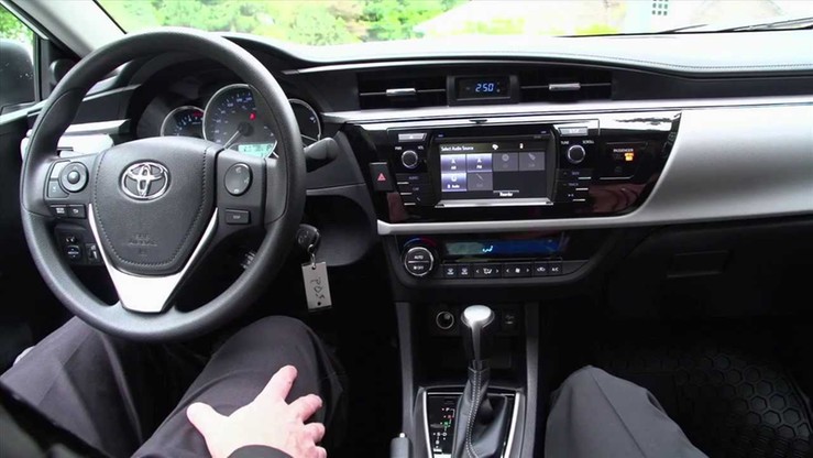 Toyota w leasingu z obowiązkowym abonamentem radiowym