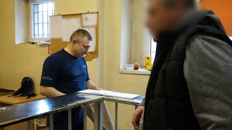 Chciał rewolwerem pouczać innych kierowców jak powinno się jeździć. Trafił na policjantów