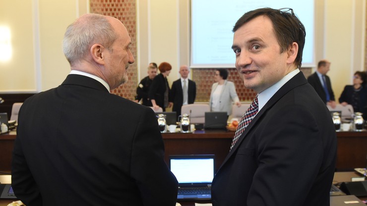 Ziobro: w poniedziałek nowy zespół prokuratorów do śledztwa smoleńskiego