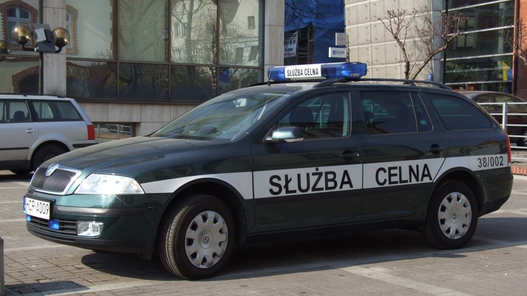 Celnicy podejrzani m.in. o przekazywanie informacji grupie przestępczej