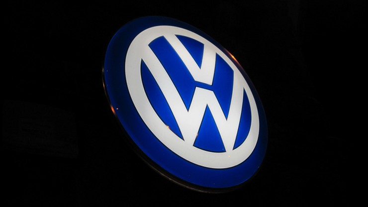 Volkswagen zwiększa rezerwę na koszty afery ze spalinami