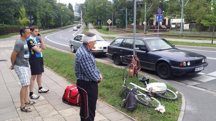 Miejski rower pękł na pół. Ranny został mężczyzna, który go wypożyczył
