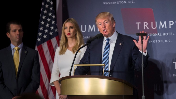 Coraz więcej Republikanów przewiduje zwycięstwo Clinton. Trump zyskuje w sondażach