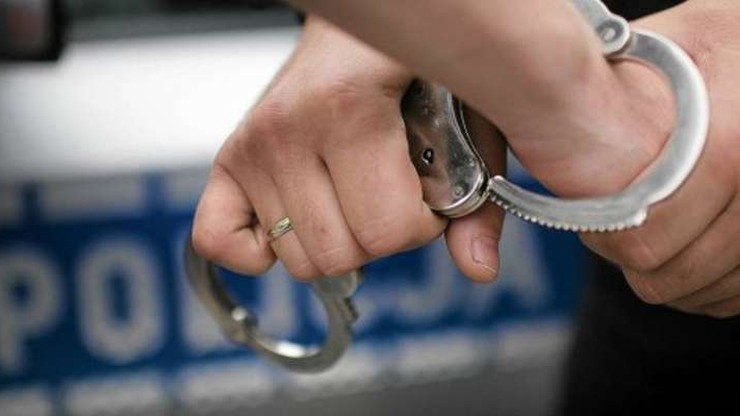 Pijani nastolatkowie napadli na sklep. Z atrapą pistoletu
