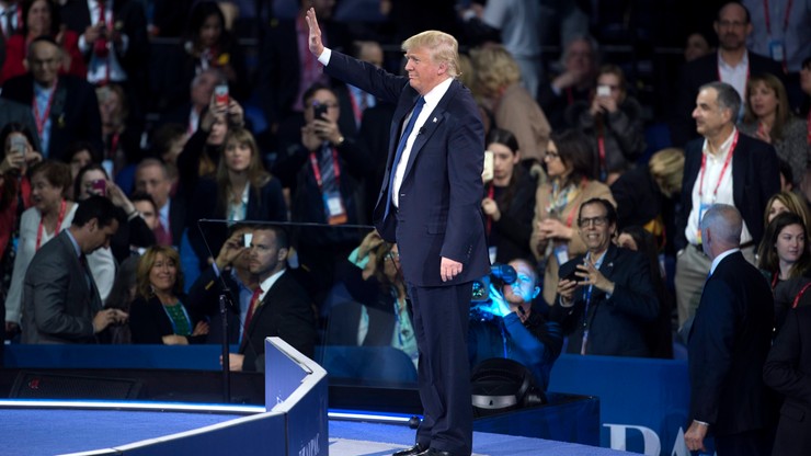 USA: Trump i Clinton umacniają się na pozycjach liderów