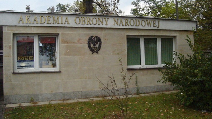 PiS i Kukiz'15 za przekształceniem AON w Akademię Sztuki Wojennej. Pozostałe kluby przeciw