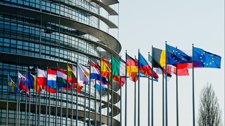 KE zdecyduje, czy przyjąć opinię o praworządności w Polsce