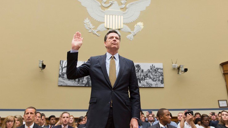 Szef FBI broni decyzji o nie stawianiu zarzutów dla Clinton