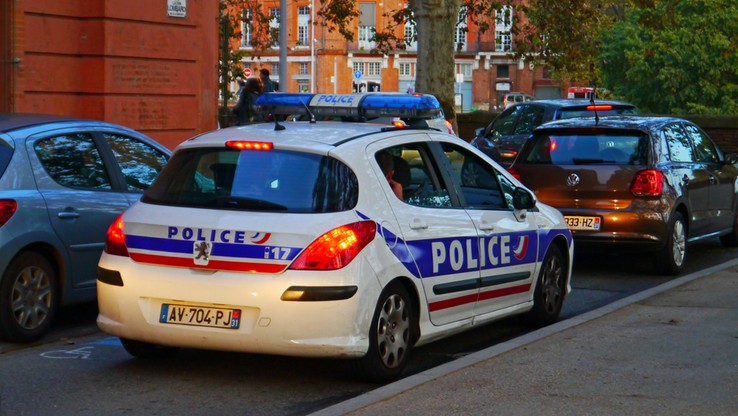 Francja: ugodził nożem Żyda. Krzyczał "Allah akbar"
