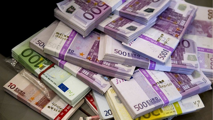 W dwa miesiące wydali 0,5 mln euro. KE tłumaczy się z wydatków na delegacje