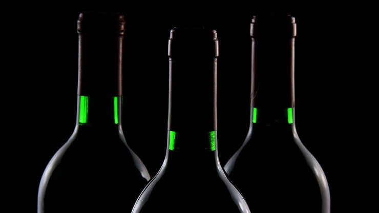 Zatrzymano 120 uczestników przyjęcia z alkoholem. W Iranie
