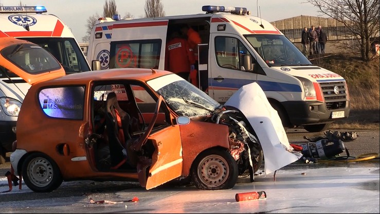 Wypadek podczas imprezy motoryzacyjnej w Pile. Auto wjechało w widzów