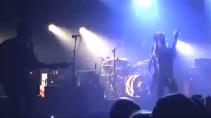 Strzały podczas koncertu. Amatorskie nagranie z Bataclan
