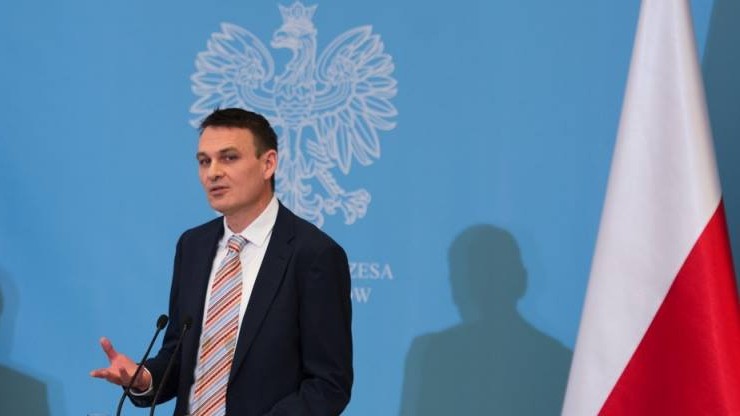"Prawo nie powinno nic nakazywać albo zakazywać" - pełnomocnik ds. równości o tym, czy można odmówić usługi osobie czarnoskórej