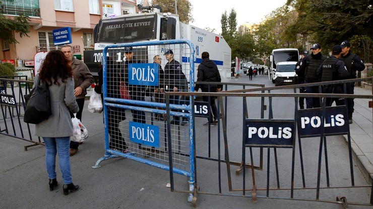 Turcja: krytyka UE ws. zatrzymania deputowanych – niedopuszczalna