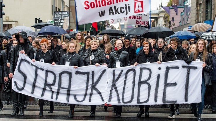 "Strajk kobiet odbędzie się w ponad stu miastach"